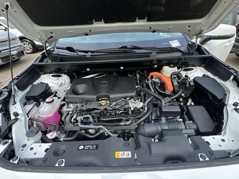 Used 2024 Toyota RAV4 XLE AWD/4WD image 32