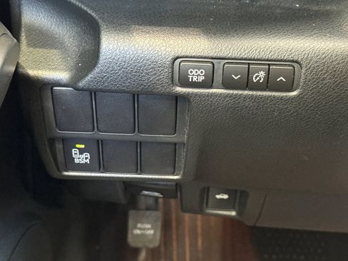 Used 2014 Lexus IS 250 w/ F-Sport Package RWD image 36