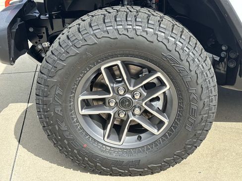 New 2026 Jeep Gladiator Mojave image 4