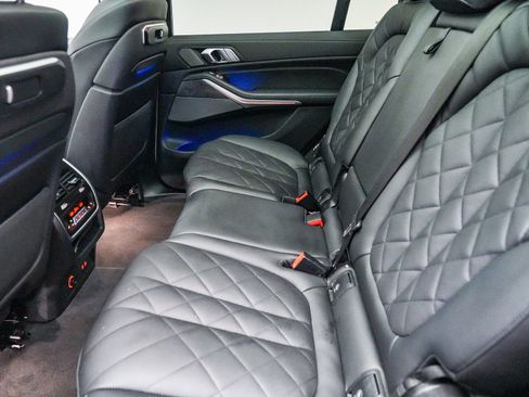 Certified 2024 BMW X7 xDrive40i w/ Premium Package image 20