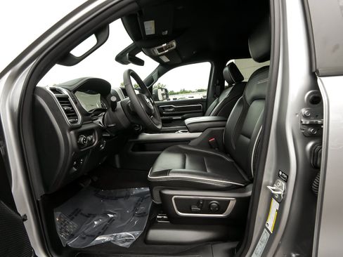 Used 2025 RAM 1500 Laramie w/ Sport Appearance Package AWD/4WD image 28