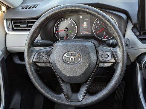 Used 2022 Toyota RAV4 XLE image 23