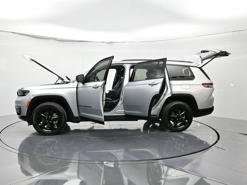 Used 2023 Jeep Grand Cherokee L Limited w/ Luxury Tech Group II image 45