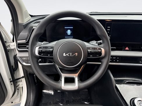 Used 2023 Kia Sportage LX image 12