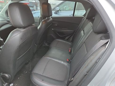 Used 2020 Chevrolet Trax LT w/ LT Convenience Package image 11