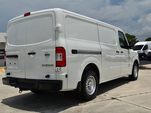 Used 2018 Nissan NV 2500 S RWD image 7