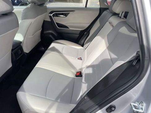 Used 2023 Toyota RAV4 XLE Premium image 23