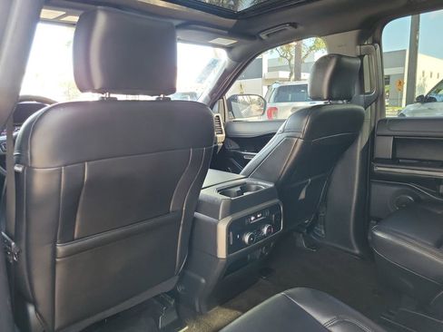 Used 2020 Ford Expedition Max XLT w/ Equipment Group 202A RWD image 8