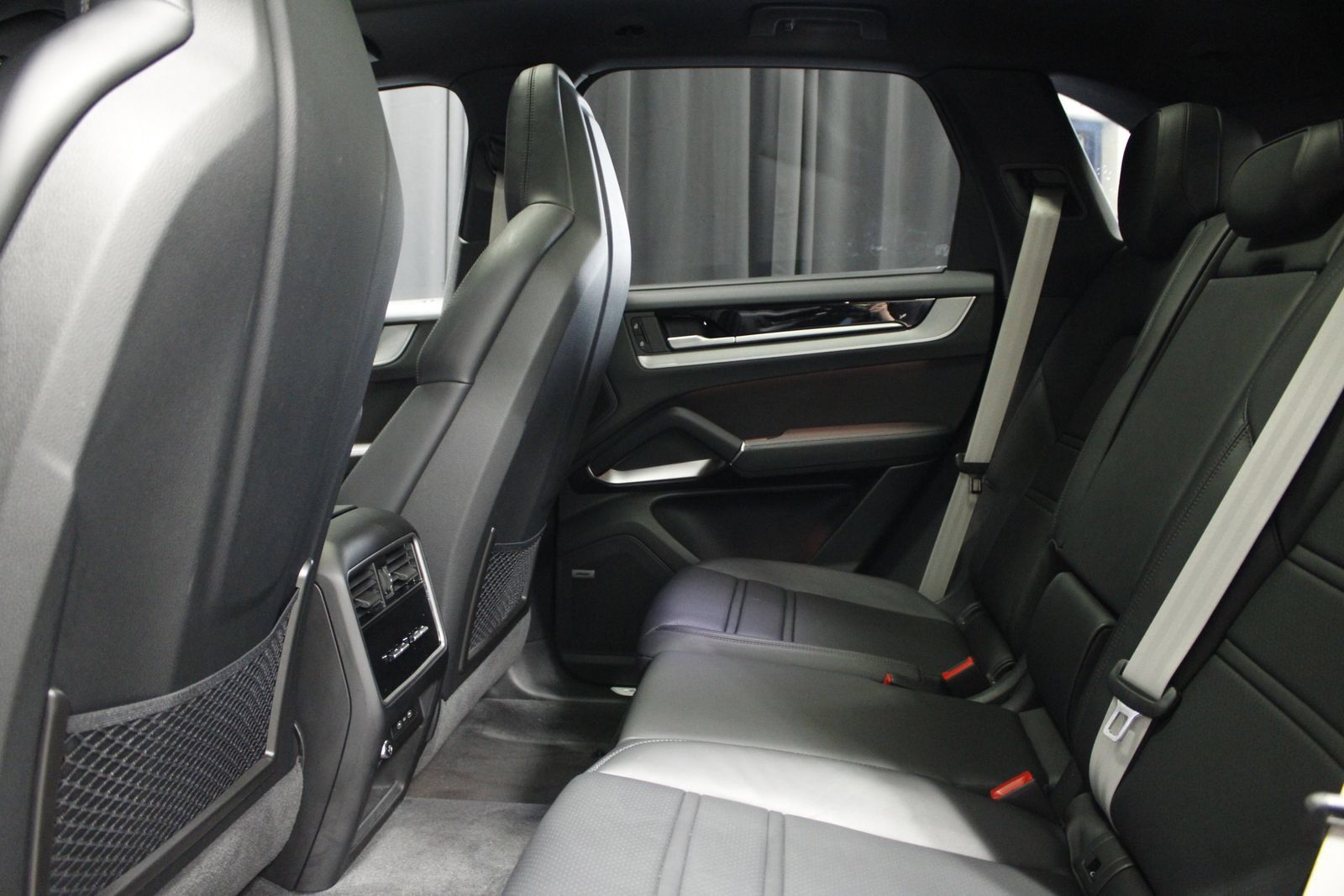Certified 2026 Porsche Cayenne E-Hybrid AWD/4WD image 46