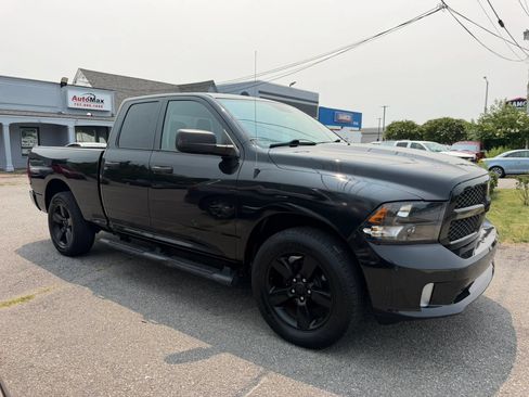 Used 2017 RAM 1500 Express w/ Black Ram 1500 Express Group AWD/4WD image 7