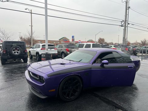 Used 2013 Dodge Challenger R/T image 2