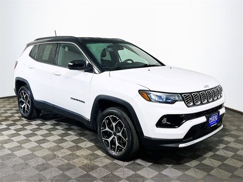 Used 2025 Jeep Compass Limited image 1