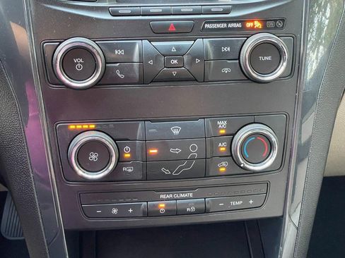 Used 2018 Ford Explorer FWD image 32