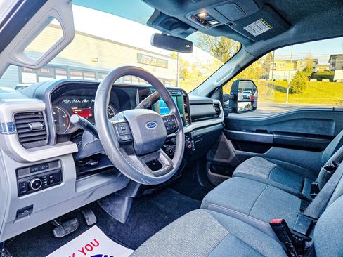 Used 2023 Ford F350 XLT w/ FX4 Off-Road Package image 9
