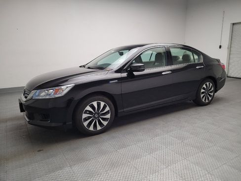 Used 2015 Honda Accord Touring image 2