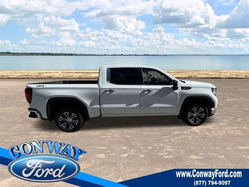 Used 2025 GMC Sierra 1500 SLT image 4