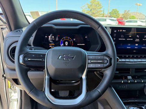 Used 2025 Chevrolet Colorado Trail Boss AWD/4WD image 18