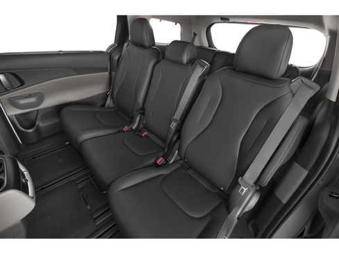 New 2026 Kia Carnival EX FWD image 36