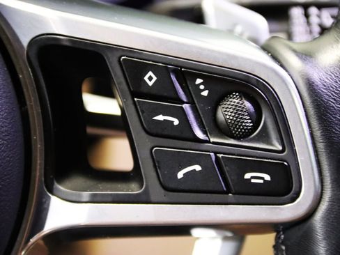 Used 2022 Porsche Cayenne Platinum Edition AWD/4WD image 17