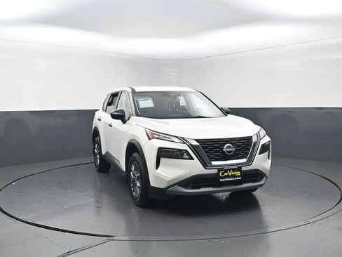 Used 2023 Nissan Rogue S FWD image 4
