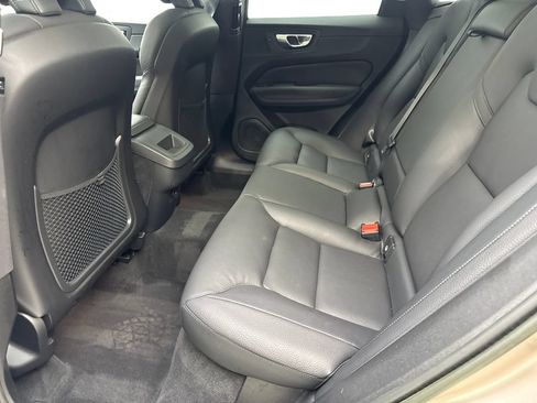 Used 2023 Volvo XC60 B5 Plus FWD image 33