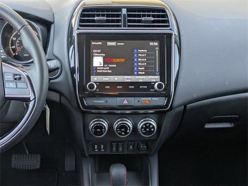 Used 2025 Mitsubishi Outlander Sport LE image 19