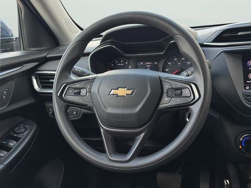 Used 2023 Chevrolet TrailBlazer LT FWD image 19