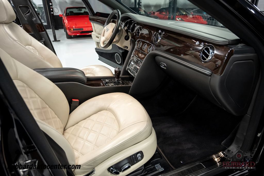 Used 2016 Bentley Mulsanne RWD image 26