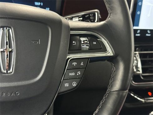 Used 2022 Lincoln Navigator Reserve image 28