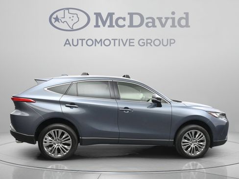 Used 2022 Toyota Venza XLE AWD/4WD image 9