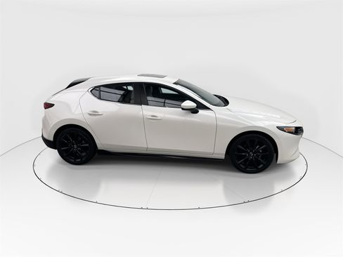 Used 2021 MAZDA MAZDA3 s image 9