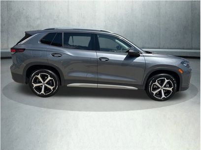 New 2025 Volkswagen Tiguan SE