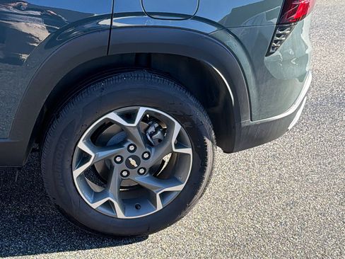 Used 2025 Chevrolet Trax LT w/ Driver Confidence Package image 12