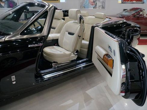 Used 2008 Rolls-Royce Phantom Drophead Coupe RWD image 11
