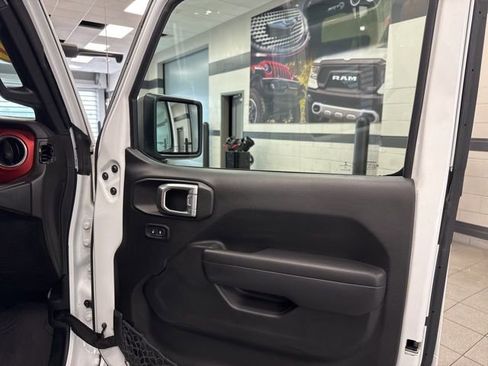 Used 2022 Jeep Wrangler Unlimited Rubicon w/ LED Lighting Group image 34