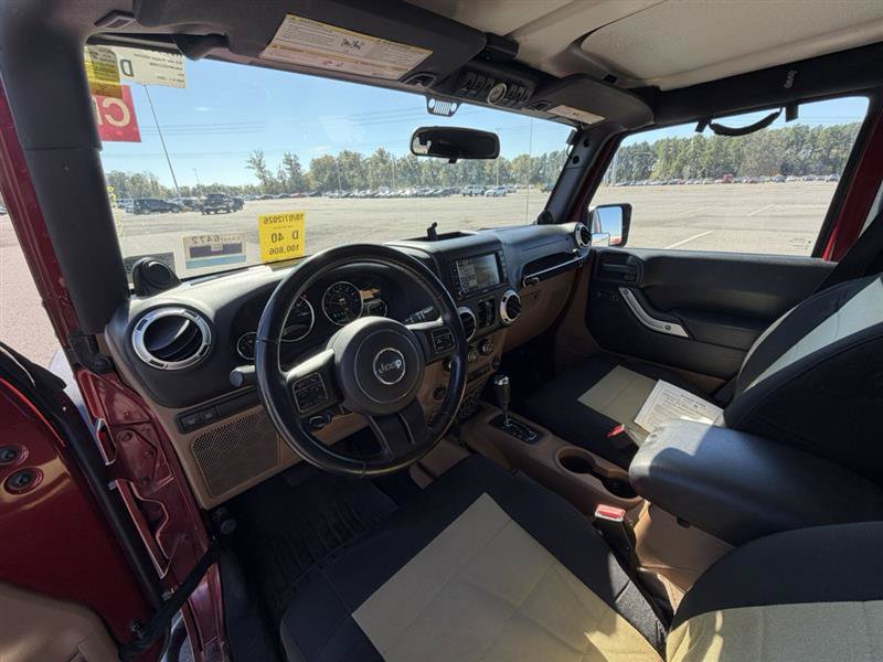 Used 2012 Jeep Wrangler Unlimited Rubicon w/ Dual Top Group AWD/4WD image 16