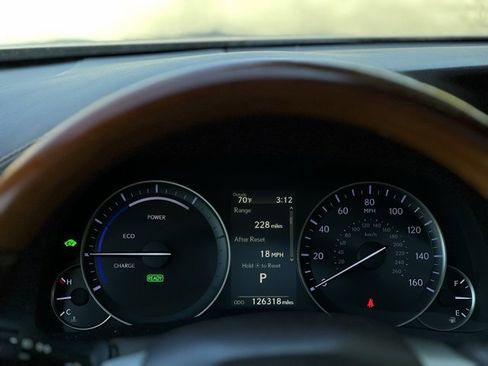 Used 2017 Lexus ES 300h w/ Luxury Package image 40