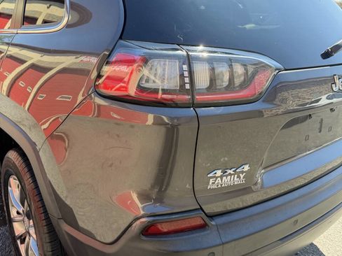 Used 2019 Jeep Cherokee Latitude Plus AWD/4WD image 15