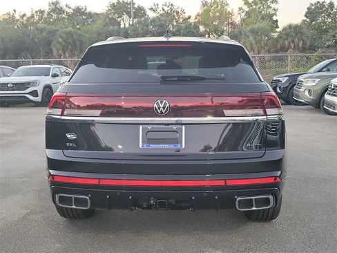 New 2026 Volkswagen Atlas Cross Sport SEL Premium R-Line image 4