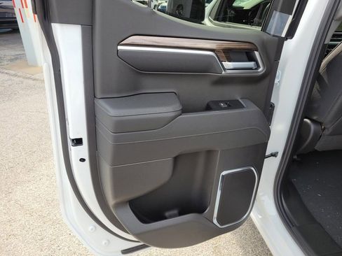 New 2026 Chevrolet Silverado 1500 LT w/ Texas Edition Plus AWD/4WD image 9