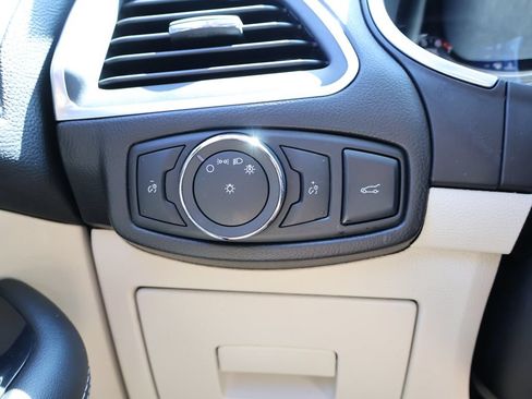 Used 2017 Ford Edge Titanium w/ Technology Package AWD/4WD image 30