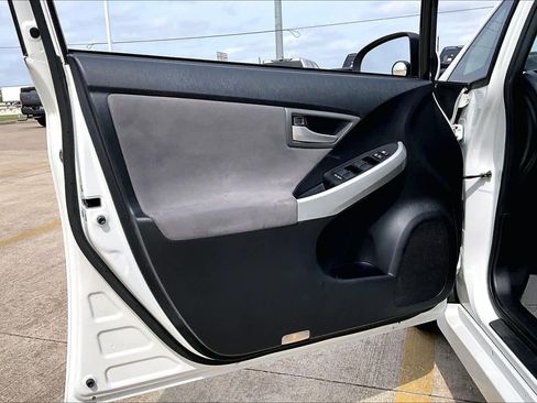 Used 2014 Toyota Prius Prime image 22