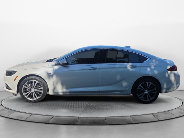 Used 2019 Buick Regal Essence FWD image 2