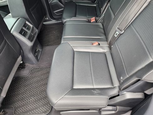 Used 2022 Volkswagen Atlas Cross Sport SEL R-Line image 6