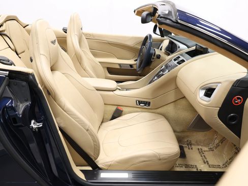 Used 2016 Aston Martin Vanquish Volante RWD image 69