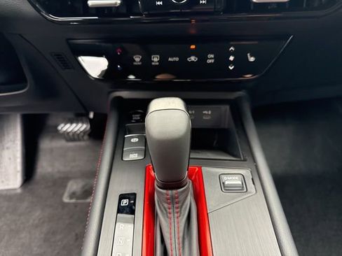 New 2026 Nissan Kicks SR w/ SR Premium Package AWD/4WD image 20