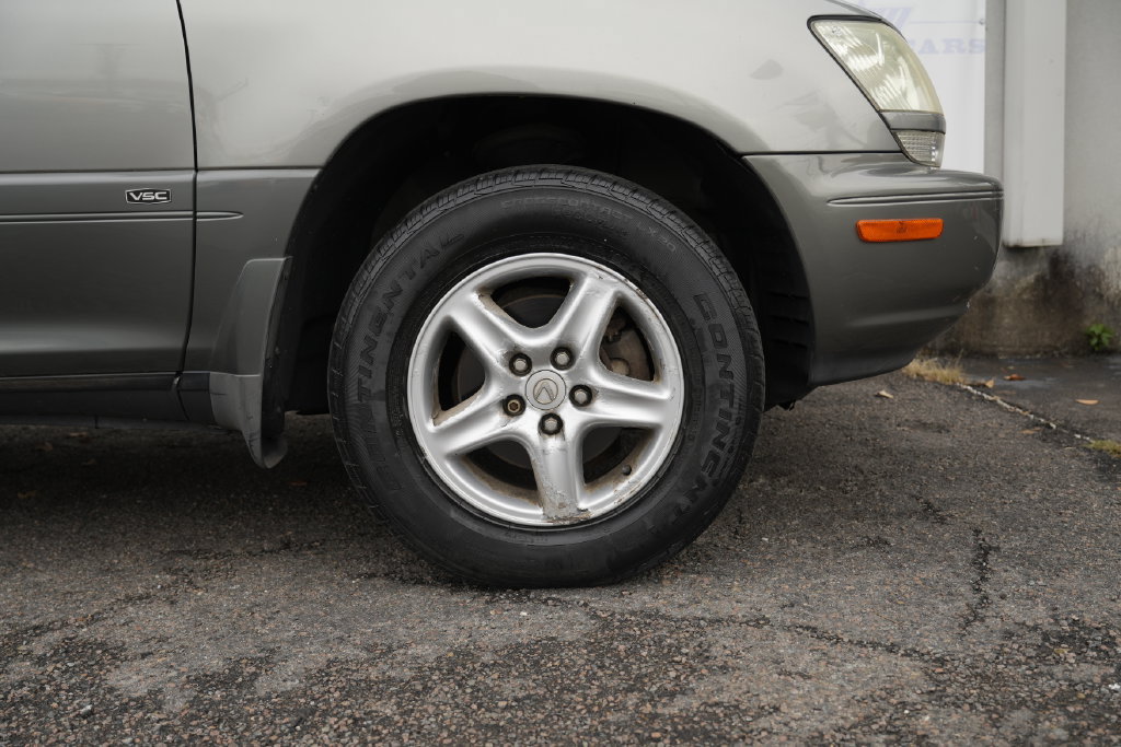 Used 2002 Lexus RX 300 4WD w/ Premium Pkg Plus image 12