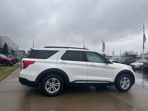 Certified 2023 Ford Explorer XLT w/ Equipment Group 202A image 8