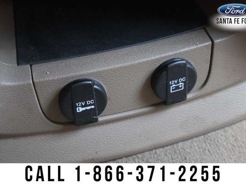 Used 2016 Chrysler Town & Country Touring FWD image 34