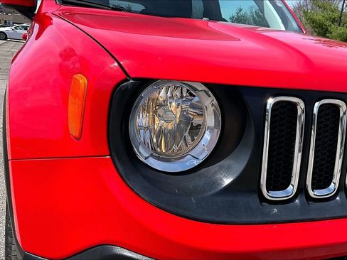 Used 2018 Jeep Renegade Latitude image 30